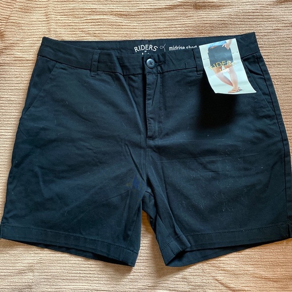 Riders by Lee Womens Midrise Black Chino Shorts sz 10 NWT - Picture 1 of 4